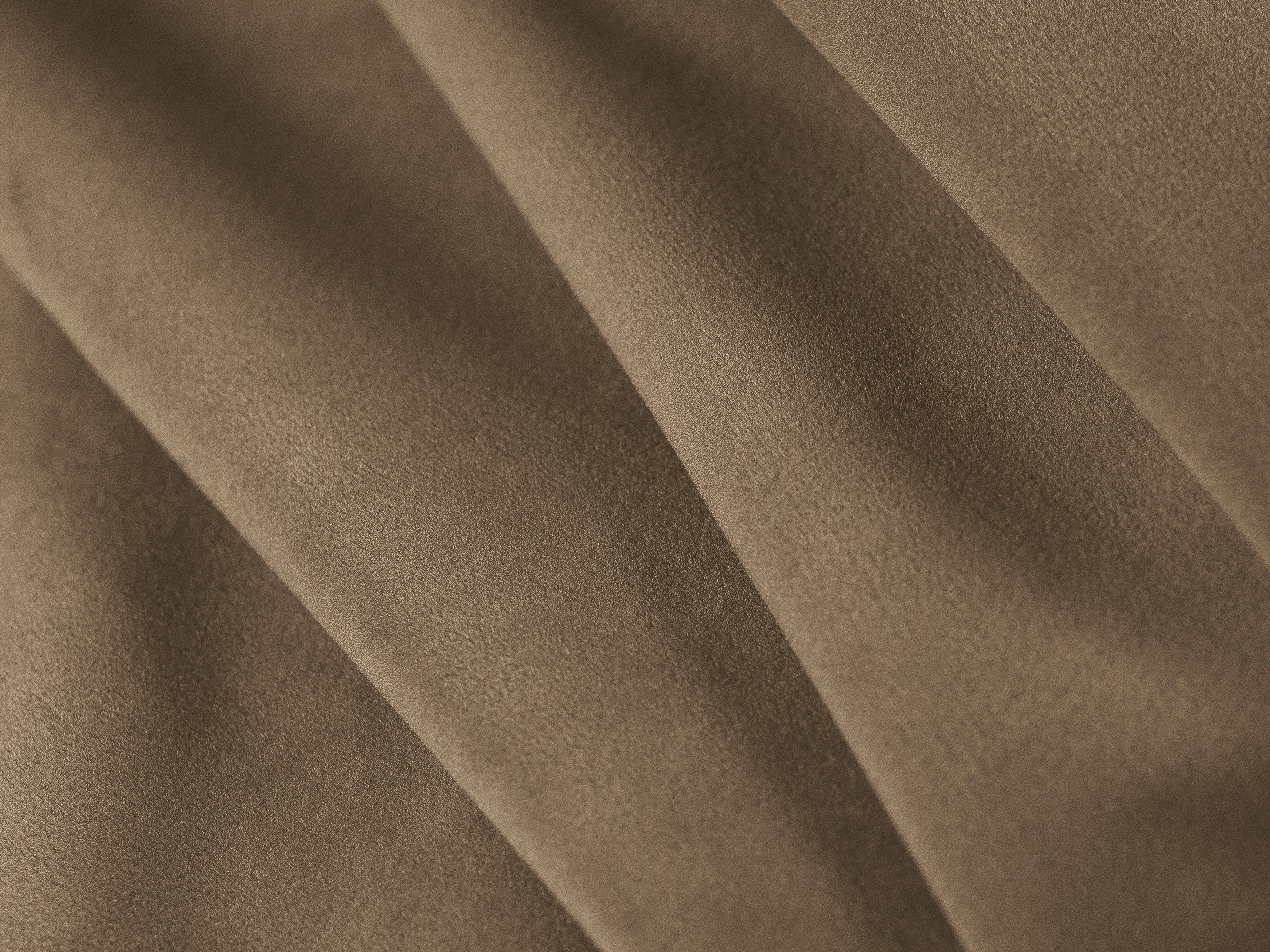 Abby Sessel, 90x80cm, Material: Samt