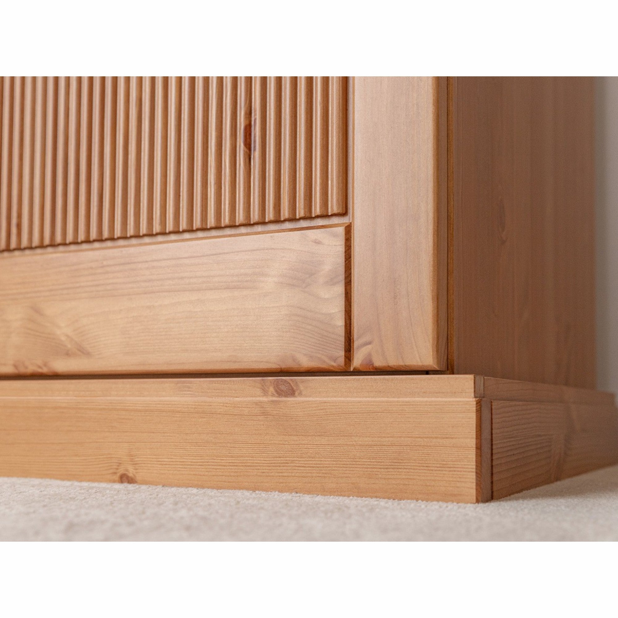 Der Schrank Rosella 248x212,6 cm, Material: Massives Kiefernholz